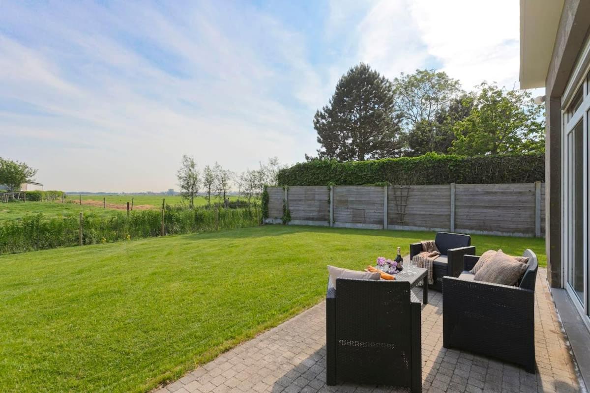 Willa Huswell - Bungalow With Garden At 5 Minutes From The Beach De Haan Zewnętrze zdjęcie