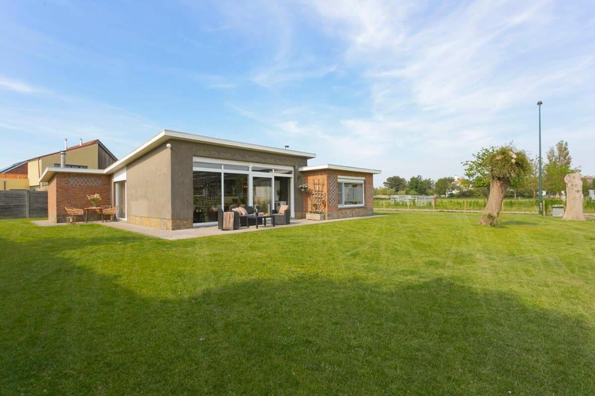 Willa Huswell - Bungalow With Garden At 5 Minutes From The Beach De Haan Zewnętrze zdjęcie