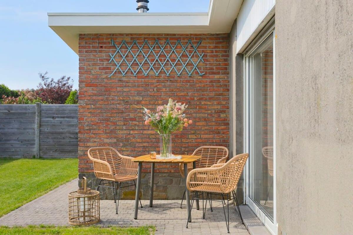 Willa Huswell - Bungalow With Garden At 5 Minutes From The Beach De Haan Zewnętrze zdjęcie